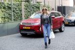 Amsterdam 30 maart 2019
Estelle Cruijff met haar nieuwe Range Rover Evoque