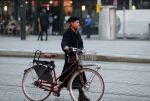 Amsterdam 22 maart 2019
Georgina Verbaan op straat met haar fiets.