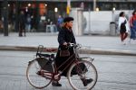 Amsterdam 22 maart 2019
Georgina Verbaan op straat met haar fiets.