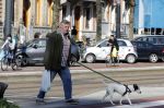 Amsterdam 1 april 2019
Hans v d Togt met zijn hondje op terras en aan het wandelen.