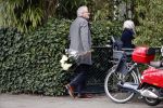 Amsterdam 26 maart 2019
Jeroen en Herma Krabbe in hun biro onderweg naar hun zoon Martijn Krabbe die jarig is.