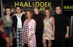 Amsterdam 25 maart 2019
Jordy v Loon en Mariska v Kolck bij de perspresentatie van de musical Haal het doek maar op in het DeLaMar Theater in Amsterdam