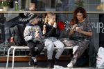 Amsterdam 30 maart 2019
Katja Schuurman eet ijsje met haar dochter Sammie en neefje Chico Toonen ( dochter Birgit Schuurman en ex man Arne Toonen)