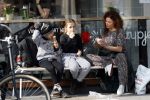 Amsterdam 30 maart 2019
Katja Schuurman eet ijsje met haar dochter Sammie en neefje Chico Toonen ( dochter Birgit Schuurman en ex man Arne Toonen)