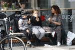 Amsterdam 30 maart 2019
Katja Schuurman eet ijsje met haar dochter Sammie en neefje Chico Toonen ( dochter Birgit Schuurman en ex man Arne Toonen)