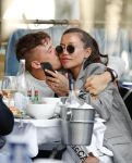 Amsterdam 24 maart 2019
Jorik Lil Kleine met zijn vriendin Jaimie Vaes op terras bij George.
