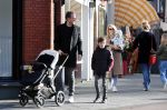 Amsterdam 24 maart 2019
Chantal Janzen en haar man Marco Geeratz en hun kinderen op terras en Amsterdam zuid.