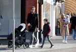 Amsterdam 24 maart 2019
Chantal Janzen en haar man Marco Geeratz en hun kinderen op terras en Amsterdam zuid.