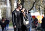 Amsterdam Vondelpark 24 maart 2019
Romy Monteiro met haar nieuwe vriend Jasper Suyk verliefd in het vondelpark.