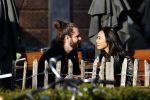 Amsterdam Vondelpark 24 maart 2019
Romy Monteiro met haar nieuwe vriend Jasper Suyk verliefd in het vondelpark.