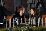 Amsterdam Vondelpark 24 maart 2019
Romy Monteiro met haar nieuwe vriend Jasper Suyk verliefd in het vondelpark.