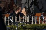 Amsterdam Vondelpark 24 maart 2019
Romy Monteiro met haar nieuwe vriend Jasper Suyk verliefd in het vondelpark.