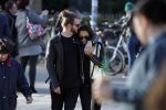 Amsterdam Vondelpark 24 maart 2019
Romy Monteiro met haar nieuwe vriend Jasper Suyk verliefd in het vondelpark.