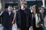 Amsterdam Vondelpark 24 maart 2019
Romy Monteiro met haar nieuwe vriend Jasper Suyk verliefd in het vondelpark.