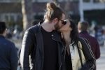 Amsterdam Vondelpark 24 maart 2019
Romy Monteiro met haar nieuwe vriend Jasper Suyk verliefd in het vondelpark.