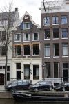 Amsterdam 13 april 2020
Huis Andre v Duin met een beertje voor het raam