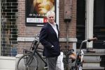 Amsterdam 3 april 2020
Bram Moszkowicz op de cornelis schuytstraat.