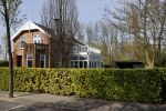 Amstelveen 10 en 11 april 2020
Carice v Houten en haar partner Guy Pearce hebben samen een nieuwe villa in Amstelveen gekocht.