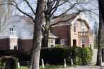 Amstelveen 10 en 11 april 2020
Carice v Houten en haar partner Guy Pearce hebben samen een nieuwe villa in Amstelveen gekocht.
