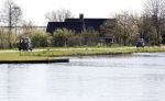 Ouderkerk aan de Amstel 11 april 2020
Connie Witteman en haar zoon Marvin Breukhoven  met zijn vriend Rick rijden met hun 2 biro CCCC karretjes langs de Amstel.