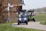 Ouderkerk aan de Amstel 11 april 2020
Connie Witteman en haar zoon Marvin Breukhoven  met zijn vriend Rick rijden met hun 2 biro CCCC karretjes langs de Amstel.