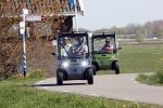 Ouderkerk aan de Amstel 11 april 2020
Connie Witteman en haar zoon Marvin Breukhoven  met zijn vriend Rick rijden met hun 2 biro CCCC karretjes langs de Amstel.
