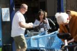Bergen en Bergen aan Zee 6 april 2020
Debby Petter doet boodschappen in het centrum van Bergen.