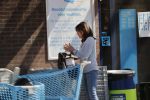 Bergen en Bergen aan Zee 6 april 2020
Debby Petter doet boodschappen in het centrum van Bergen.