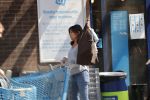 Bergen en Bergen aan Zee 6 april 2020
Debby Petter doet boodschappen in het centrum van Bergen.
