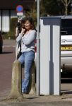 Bergen en Bergen aan Zee 6 april 2020
Debby Petter doet boodschappen in het centrum van Bergen.
