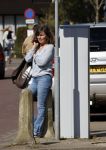 Bergen en Bergen aan Zee 6 april 2020
Debby Petter doet boodschappen in het centrum van Bergen.