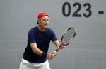 Cruqius 31 maart 2020
Tennissen voor het goede doel met Diederik v Manen. Anouk Smuldfers Ellie Lust en Laurien Verstraten