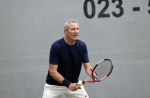 Cruqius 31 maart 2020
Tennissen voor het goede doel met Diederik v Manen. Anouk Smuldfers Ellie Lust en Laurien Verstraten