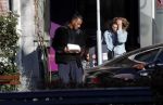 Amsterdam 7 februari 2020
Doutzen Kroes en haar man Sunnery James doen boodschappen met hun dochtertje op de cornelis schuytstraat