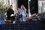 Amsterdam 7 februari 2020
Doutzen Kroes en haar man Sunnery James doen boodschappen met hun dochtertje op de cornelis schuytstraat