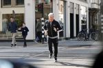 Amsterdam 16 maart 2020
Dries Roelvink hardlopend op de pc hooftstraat