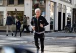 Amsterdam 16 maart 2020
Dries Roelvink hardlopend op de pc hooftstraat