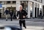 Amsterdam 16 maart 2020
Dries Roelvink hardlopend op de pc hooftstraat