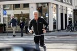 Amsterdam 16 maart 2020
Dries Roelvink hardlopend op de pc hooftstraat