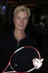 Cruqius 31 maart 2020
Tennissen voor het goede doel met Diederik v Manen. Anouk Smuldfers Ellie Lust en Laurien Verstraten