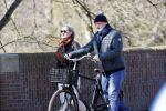 Amsterdam 4 april 2020
Ferdinand Grapperhaus met zijn vriendin liesbeth wytzes op straat in Amsterdam zuid.
