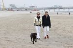 Scheveningen 20 maart 2020
Frank en Rogier met hun honden op het strand.