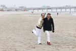 Scheveningen 20 maart 2020
Frank en Rogier met hun honden op het strand.