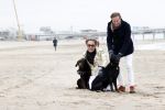 Scheveningen 20 maart 2020
Frank en Rogier met hun honden op het strand.