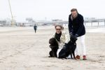 Scheveningen 20 maart 2020
Frank en Rogier met hun honden op het strand.