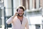 Amsterdam 16 maart 2020
Freek v Noortwijk bellend op straat