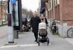 Amsterdam 18 maart 2020
Fulko v Kooperen met zijn vriendin achter de kinderwagen
