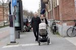 Amsterdam 18 maart 2020
Fulko v Kooperen met zijn vriendin achter de kinderwagen