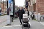 Amsterdam 18 maart 2020
Fulko v Kooperen met zijn vriendin achter de kinderwagen