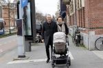 Amsterdam 18 maart 2020
Fulko v Kooperen met zijn vriendin achter de kinderwagen